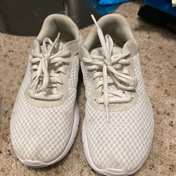 Nike shoes - Picture 2 of 2